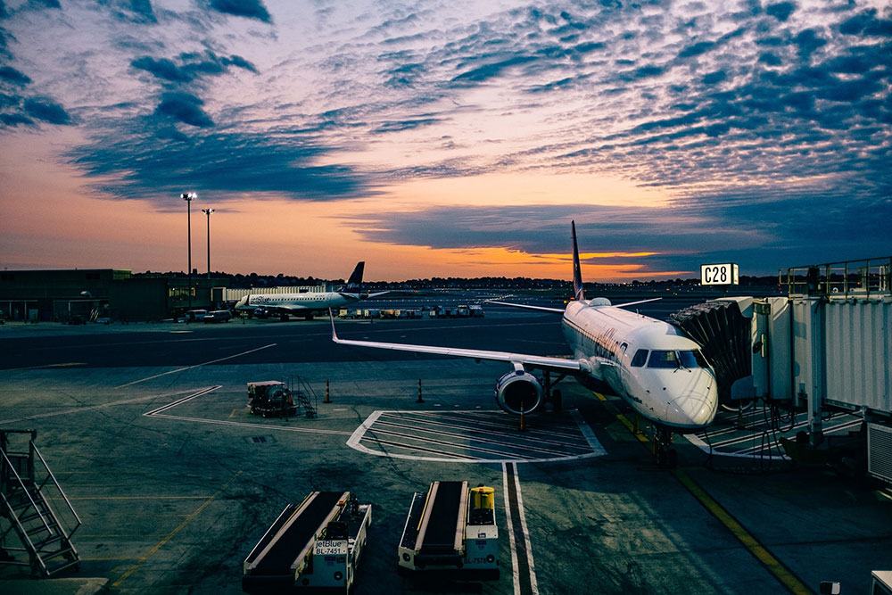 plane docked at jetway